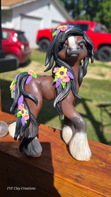 Standing Bay flower pony
