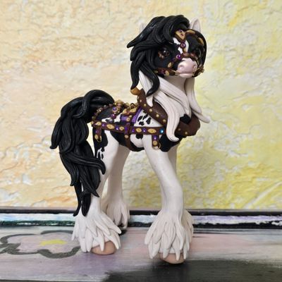 Black/white harness gypsy