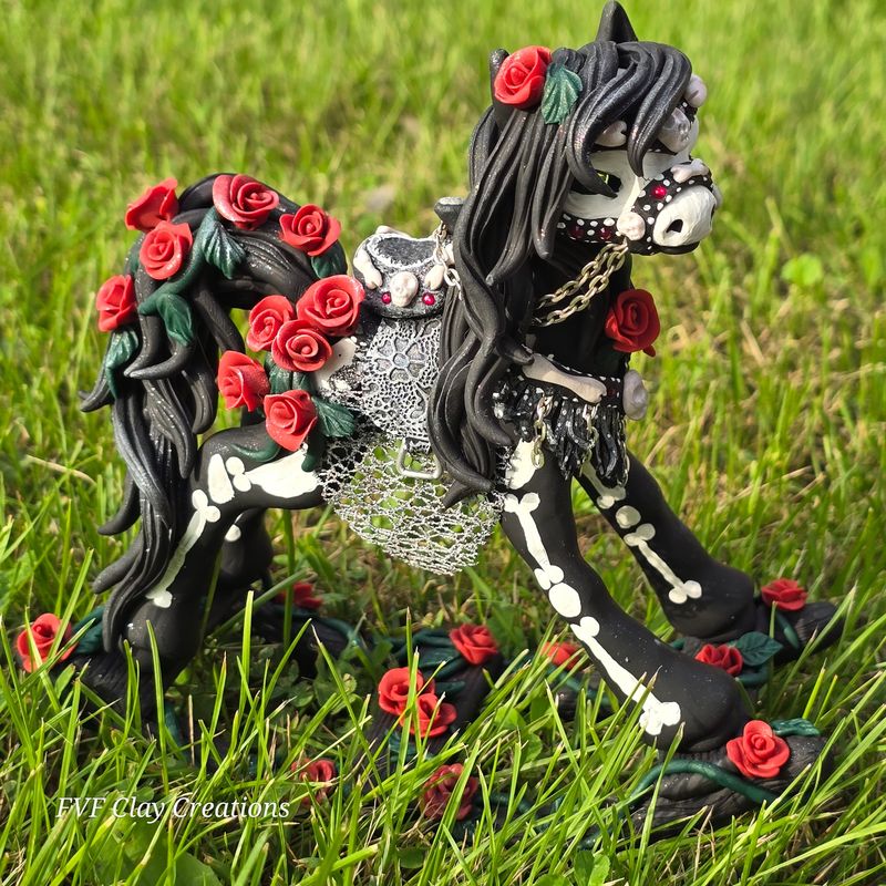 Black skull rocker