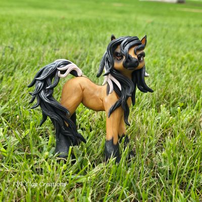Simple dun pony