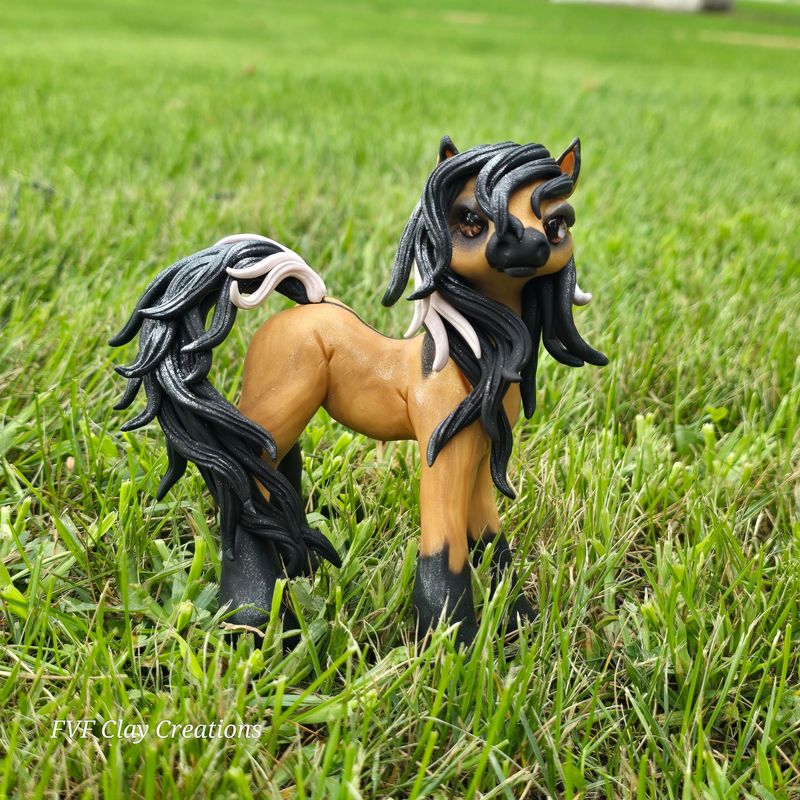 Simple dun pony