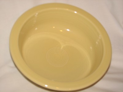 Fiestaware by Homer Laughlin Vintage Serving Bowl 40 oz, 8.25" Diameter, Yellow