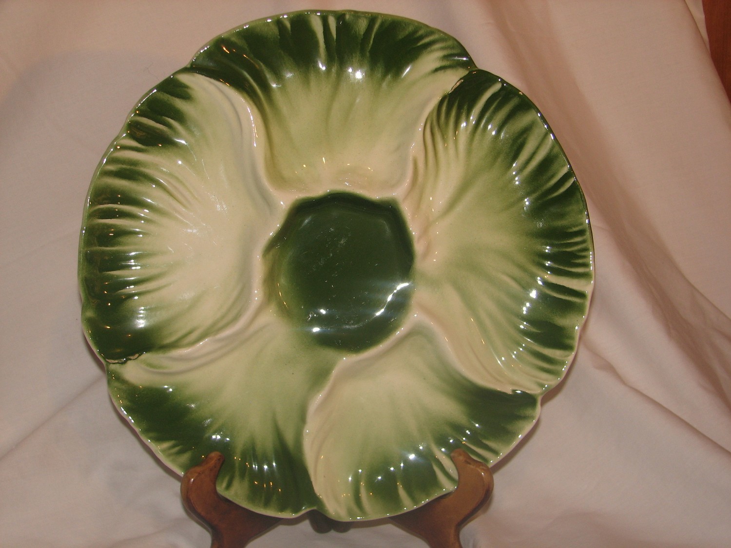 Vegetable Serving Tray, Cabbage Leaf, Green & White 11.75" Diameter