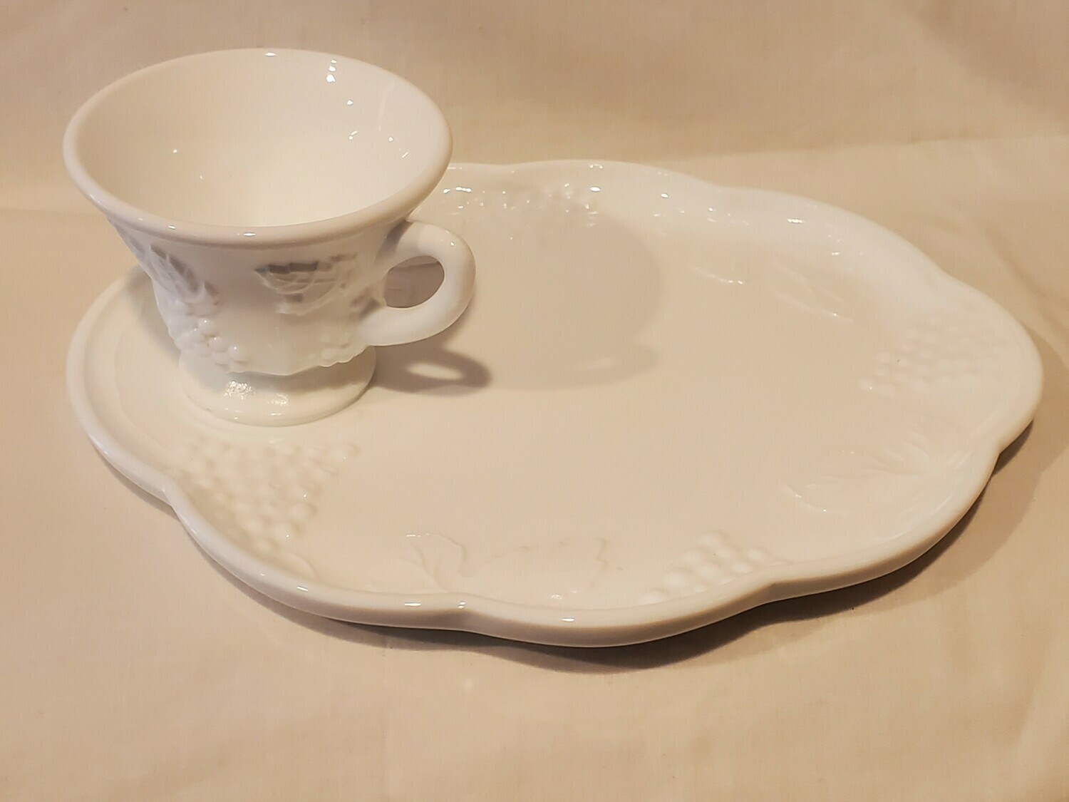 Plate & Punch/Snack Cup Set
2 PIECE set By Colony