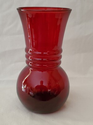 Anchor Hocking, Flower Vase, Royal Ruby Red 6 3/8", Flat Bottom