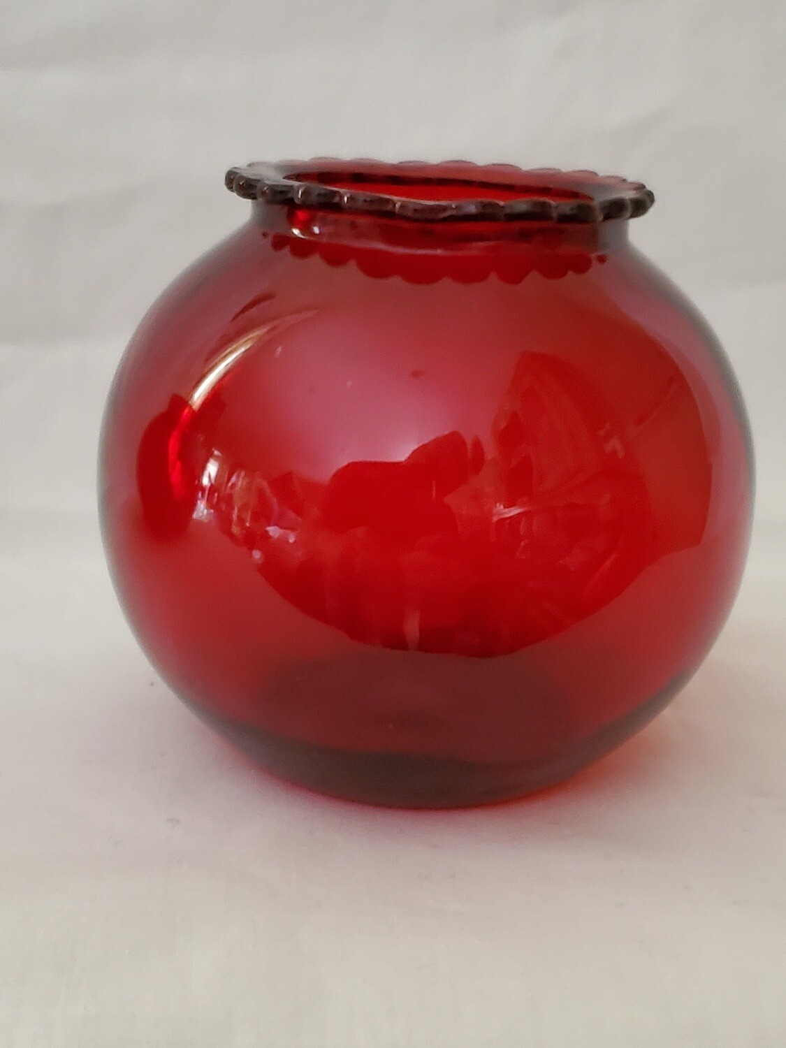 Anchor Hocking, Ivy Ball Flower Vase, Royal Ruby Red 3 3/4", Flat Bottom, Ruffled Top