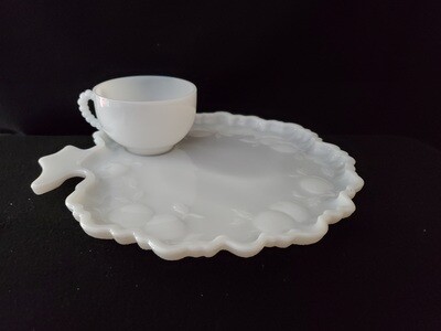 Vintage Savoy Snack Set, Milk Glass, Apple Tree 10 1/4" By Orchard