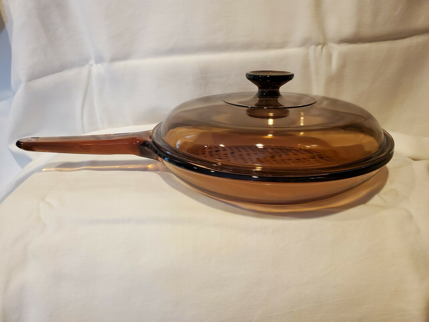 Corning Ware Visions 10 3/4" Fry Pan Skillet With Lid, Waffle Bottom, Amber