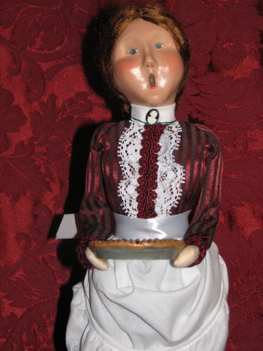 Byers Choice Carolers,, 2004, Tavern Life Woman with Pie 2005