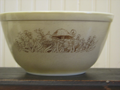 Pyrex, Set of 3 Nesting Mixing Bowls