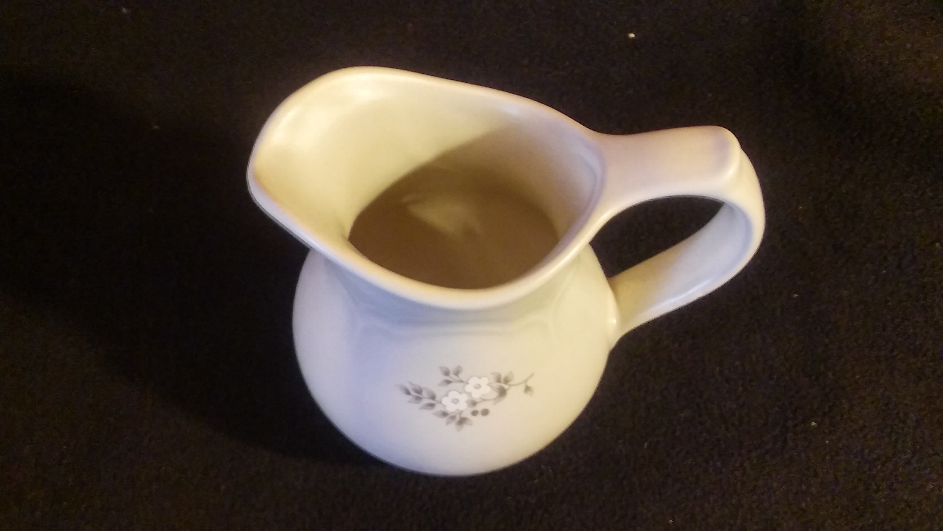 Pfaltzgraff USA, Creamer, Heirloom Pattern