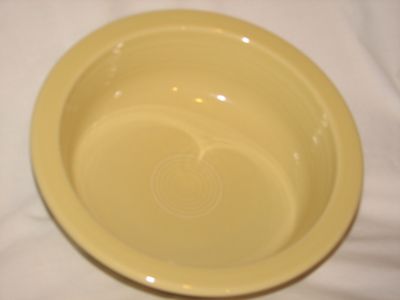 Fiestaware by Homer Laughlin Vintage Serving Bowl 40 oz, 8.25&quot; Diameter, Yellow