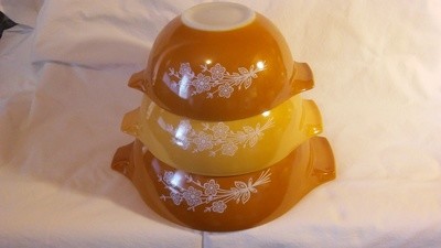 Vintage Pyrex Nesting Mixing Bowls, 442, 443, 444,  Butterfly Gold - 2 Pattern