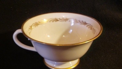 Tiffany Footed Coffee Cup, Arcadia Gold Wreath type design
