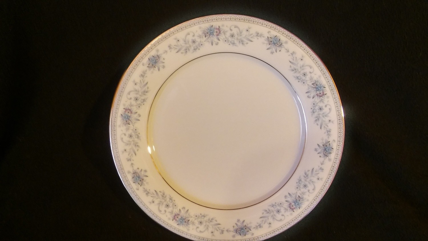 Noritake Contemporary, Dinner Plate 10 1/2", Blue Hill Pattern #2482