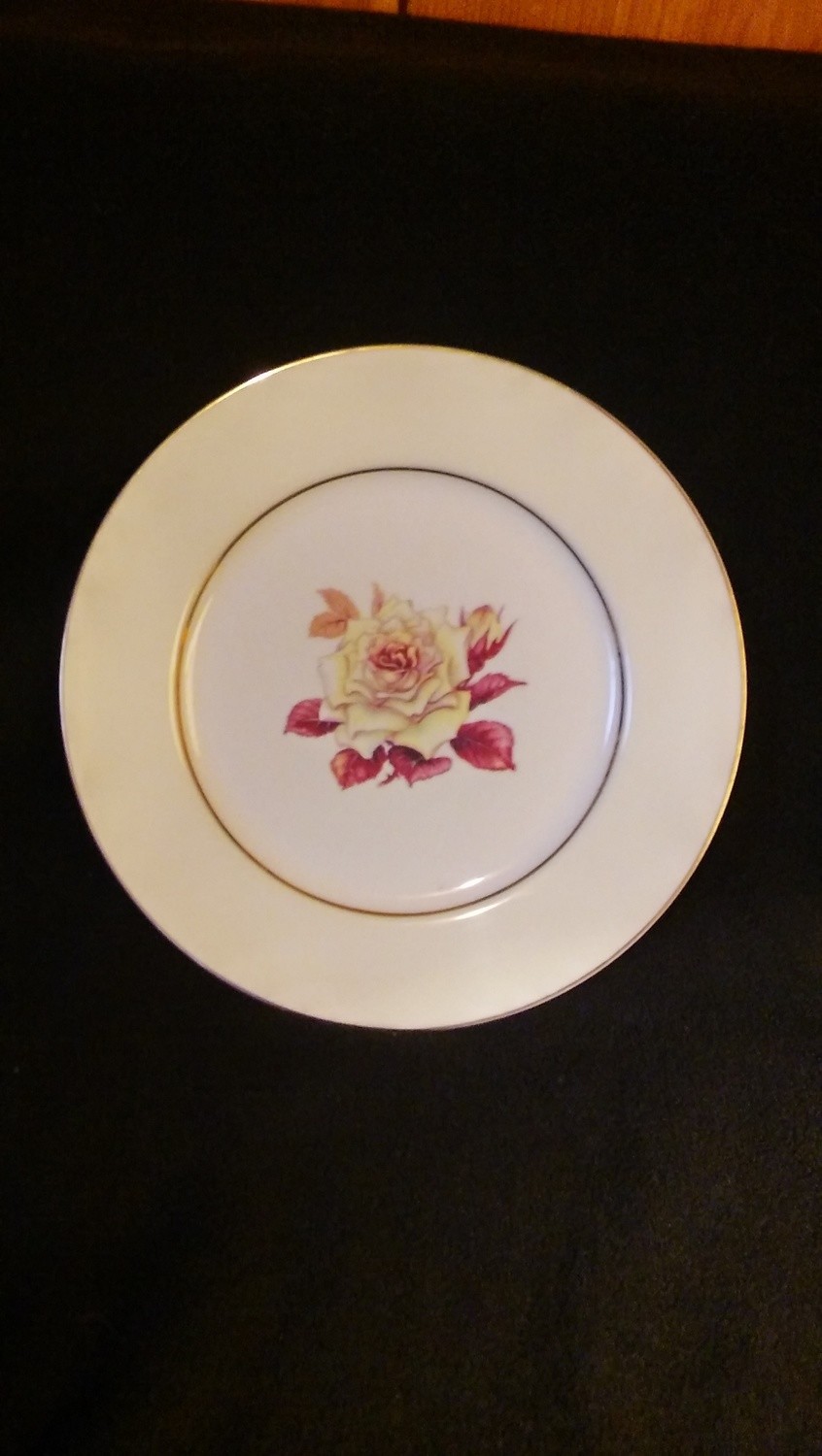 Mikado Dinner Plate 10 1/2&quot;, Prima Donna Pattern