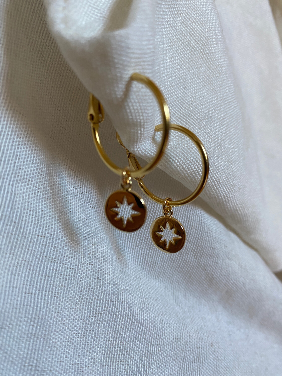 Hollow Star (Earrings)