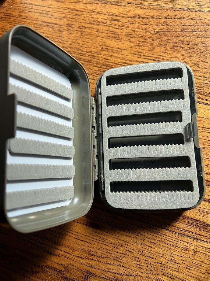 SWING LEAF MEDIUM FLY BOX