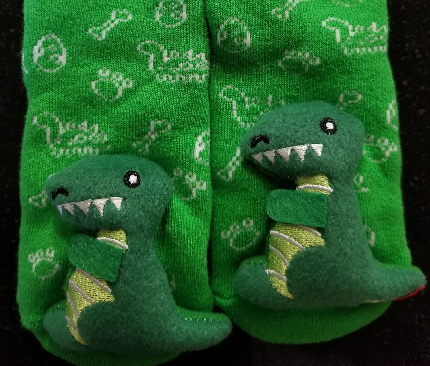 Plush Stuffed Animal Socks Lil Traveler Comfortable Warm Dinosaur Toddler Discovery Feet Finders