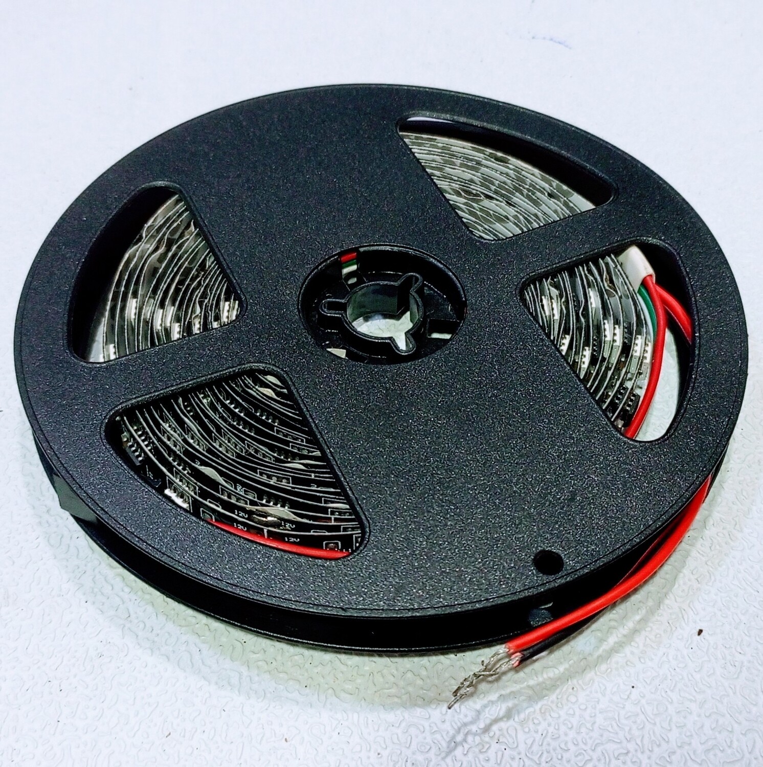 (ADST24) WS2811 12V 30 LED PER METER WATERPROOF SILICON COVER (5 METERS)