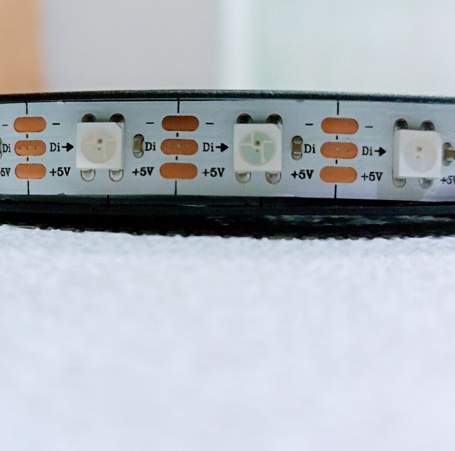(ADST3) 2812 5V 60 LED NON WATERPROOF WHITE AMZ
