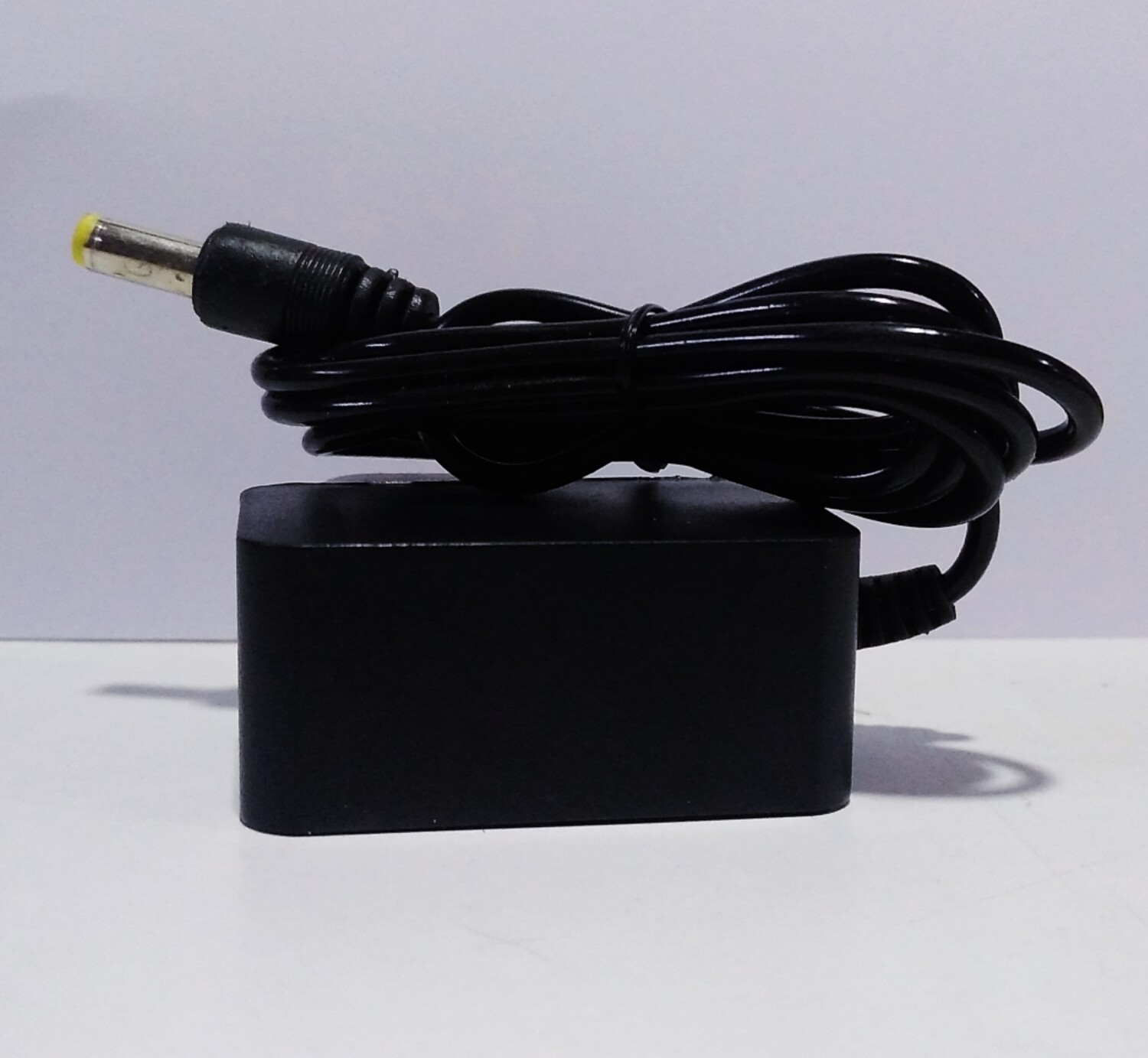 (P79) 12V-1A ADAPTER (TVS) PLASTIC BODY