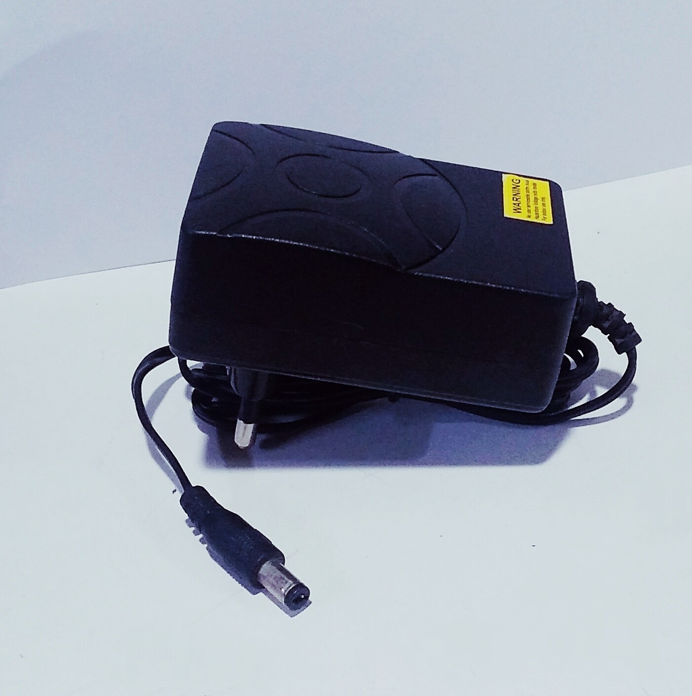 (P80) 12V-2A ADAPTER PLASTIC BODY