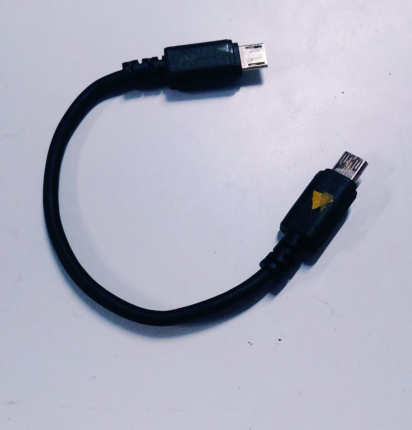 PHONE TO PHONE CHARGE CABLE