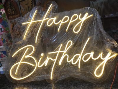 (NB22) HAPPY BIRTHDAY 6 NEON BOARD