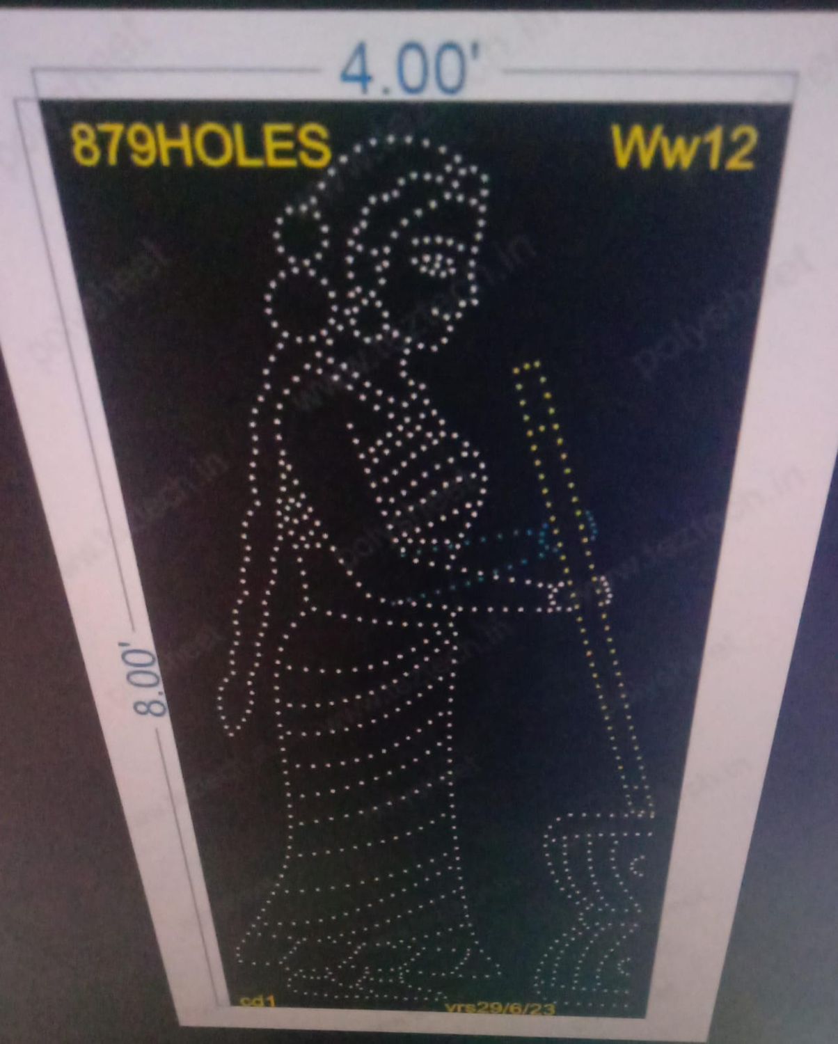 WW12 WOMEN WITH STICK 8X4FT  879HOLES