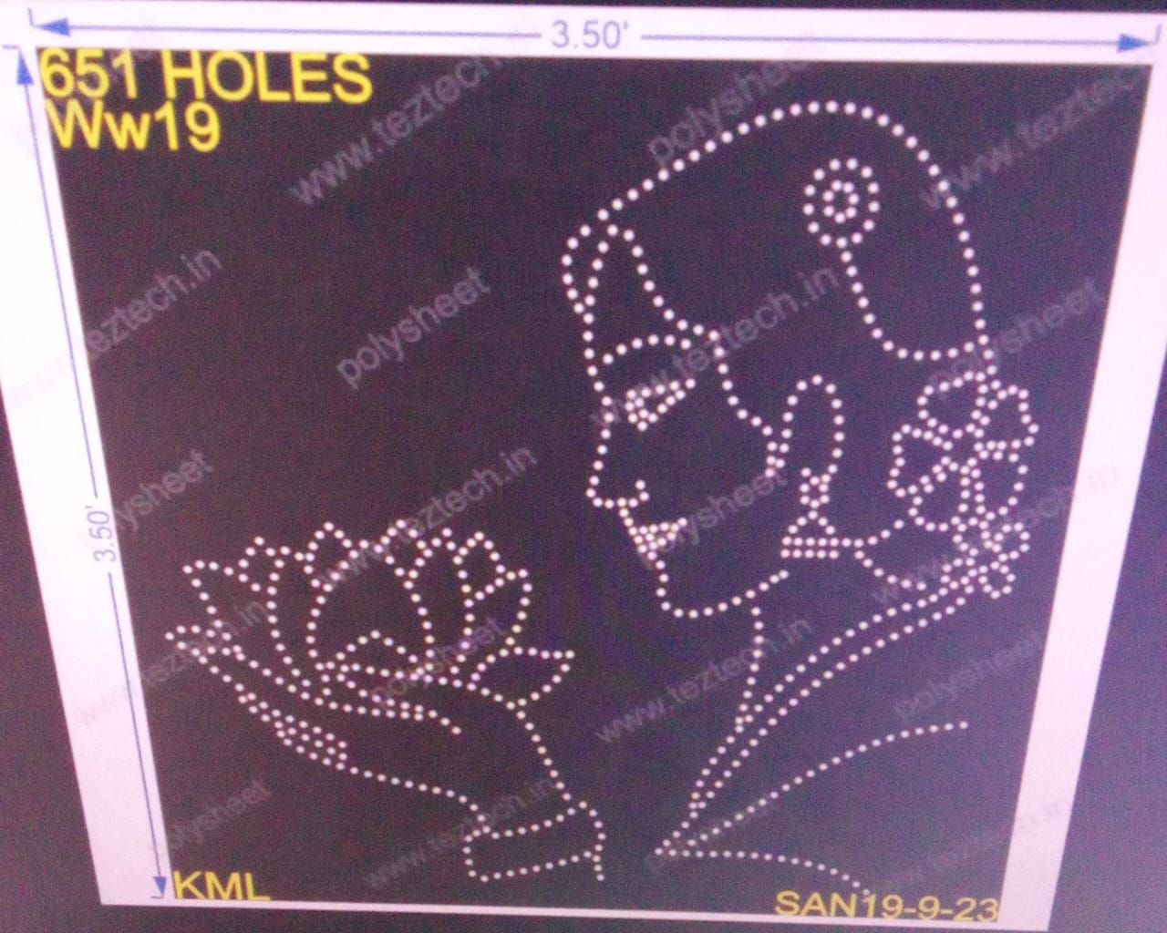 ww19 women with welcome 3.5X3.5ft , 651holes