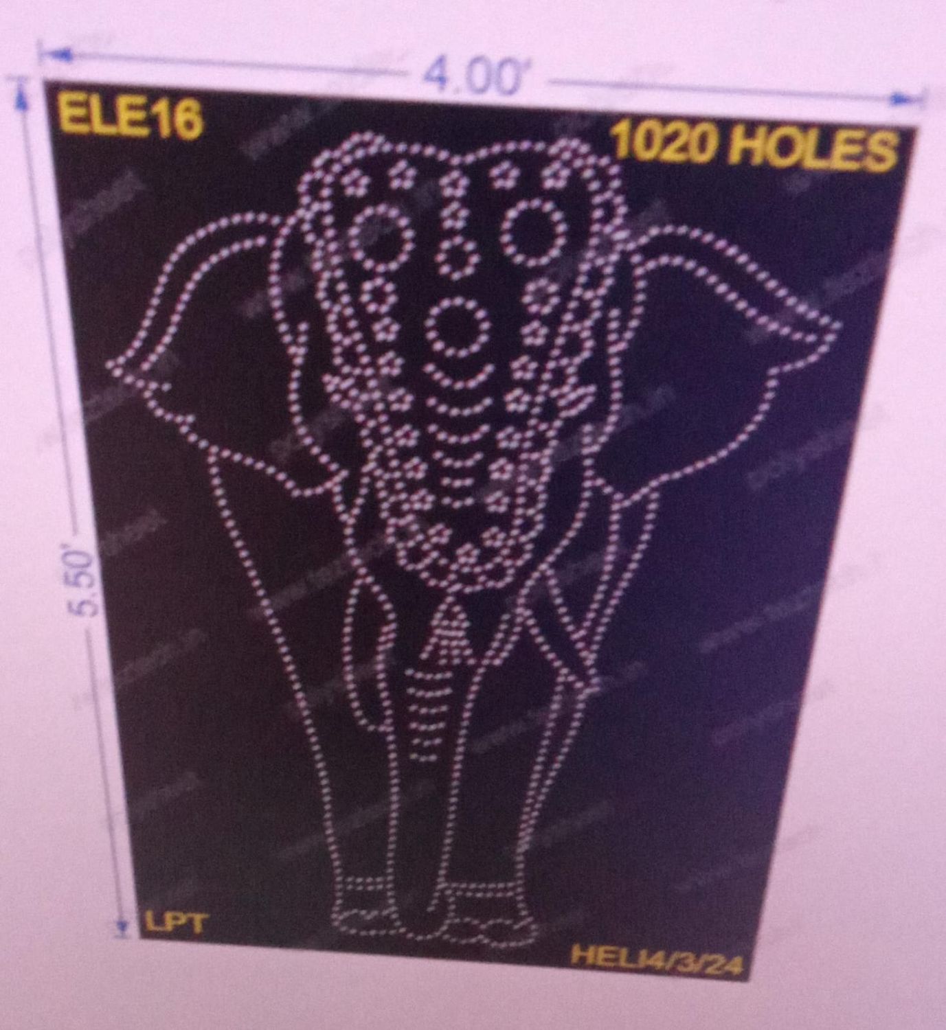 ELE16 ELEPHANT 5.5X4 FEET 1020 HOLES