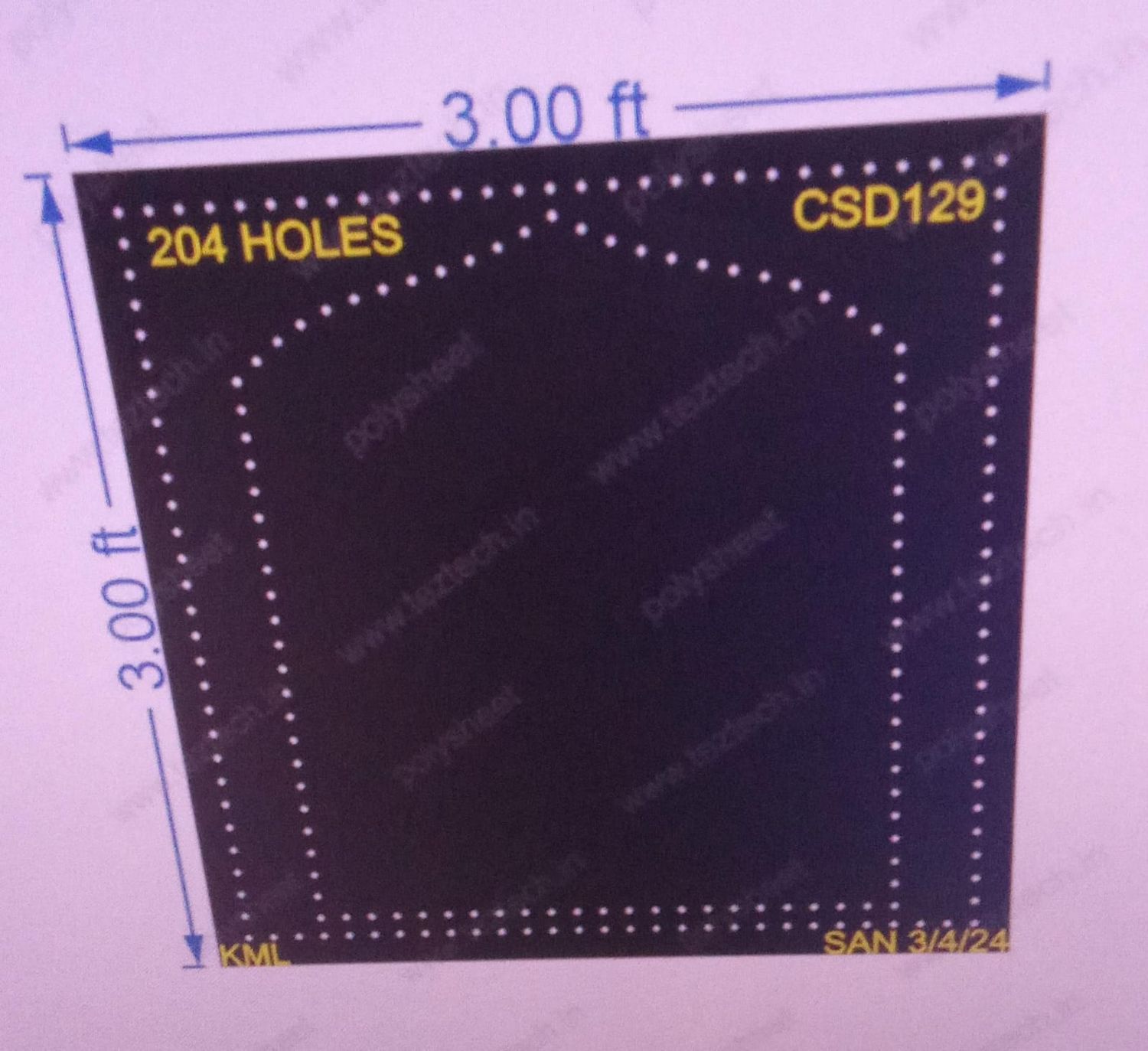 CSD129 CUSTOME GATE 3X3 FEET 204 HOLES