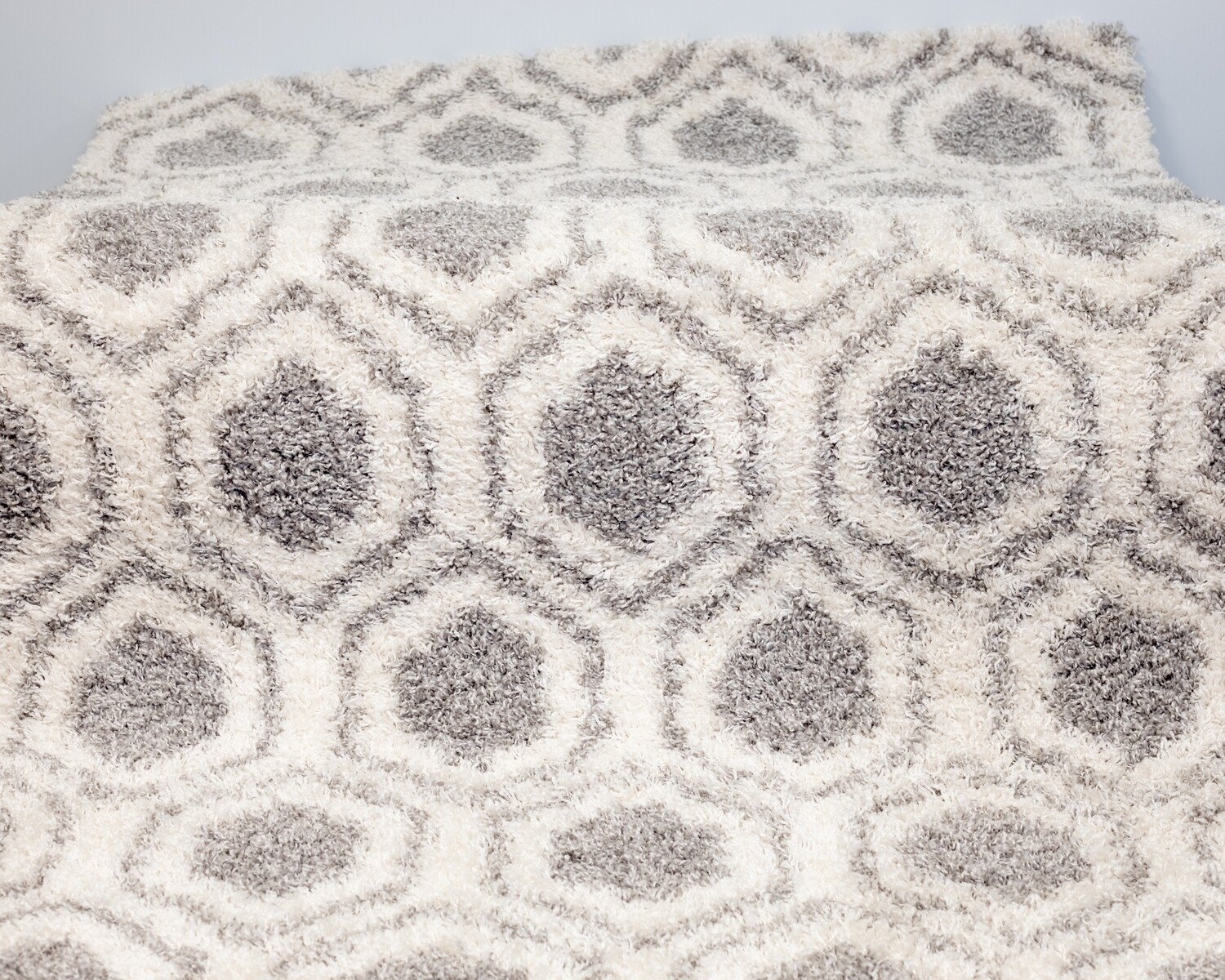 Grey & White Shag Rug 4x6