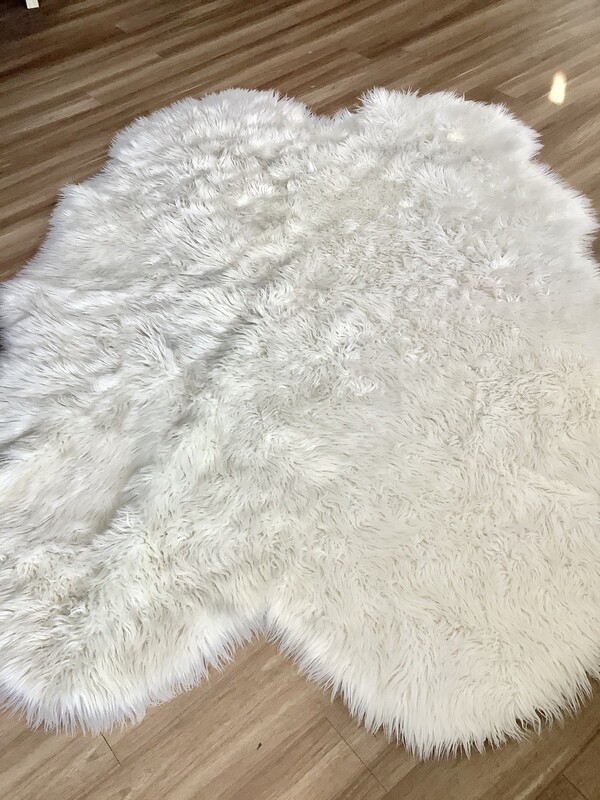 White Faux Fur Area Rug 4x6