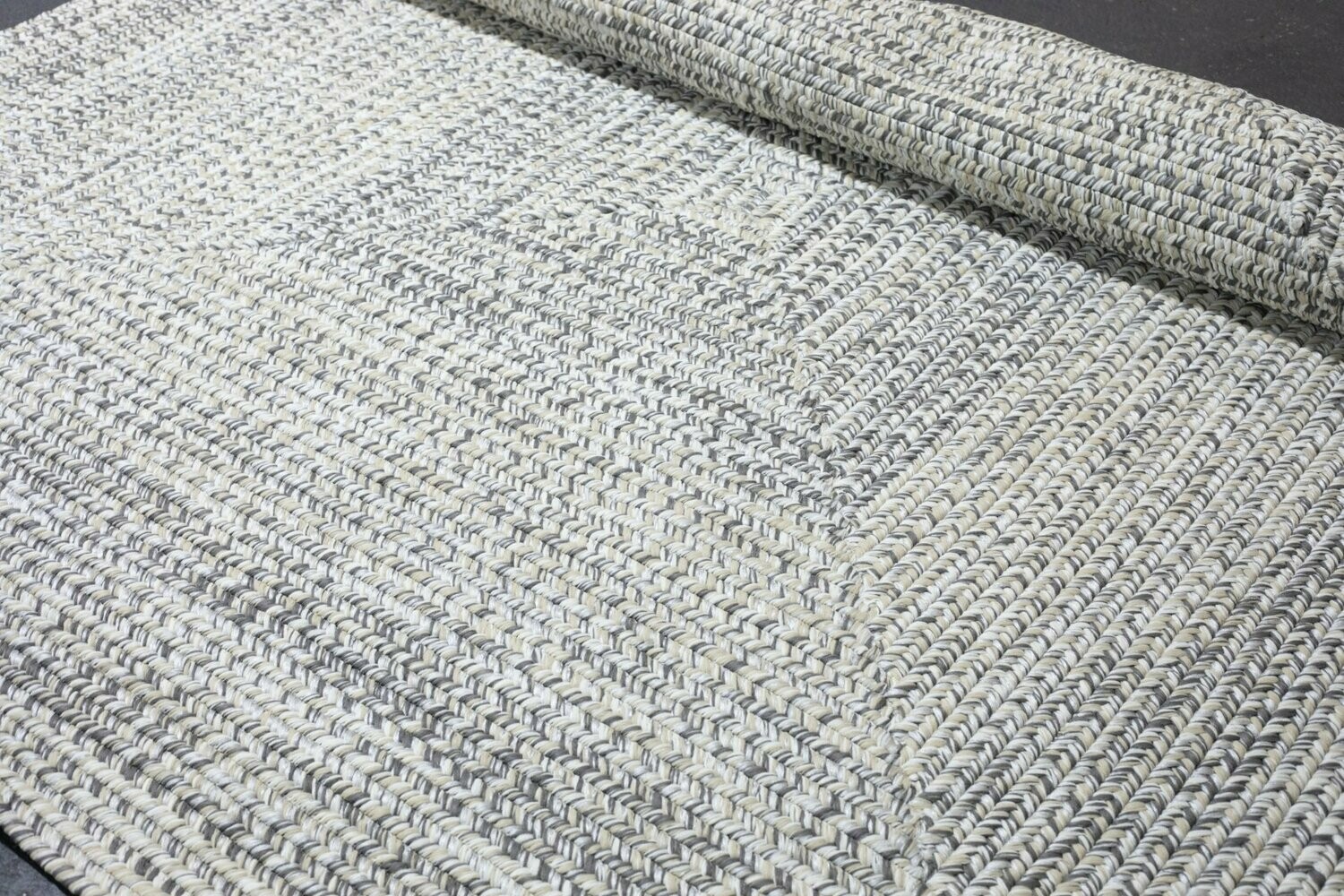 Grey, White & Beige Braided Rug 6x6
