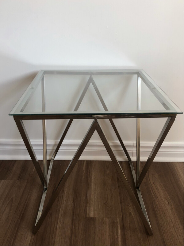 Single Chrome Metal End Table w/ Glass Top