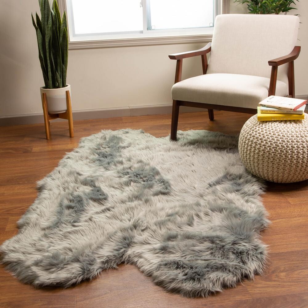 Light Grey Faux Fur Rug 4x6