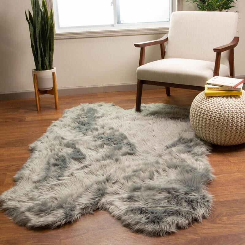 Light Grey Faux Fur Rug 4x6
