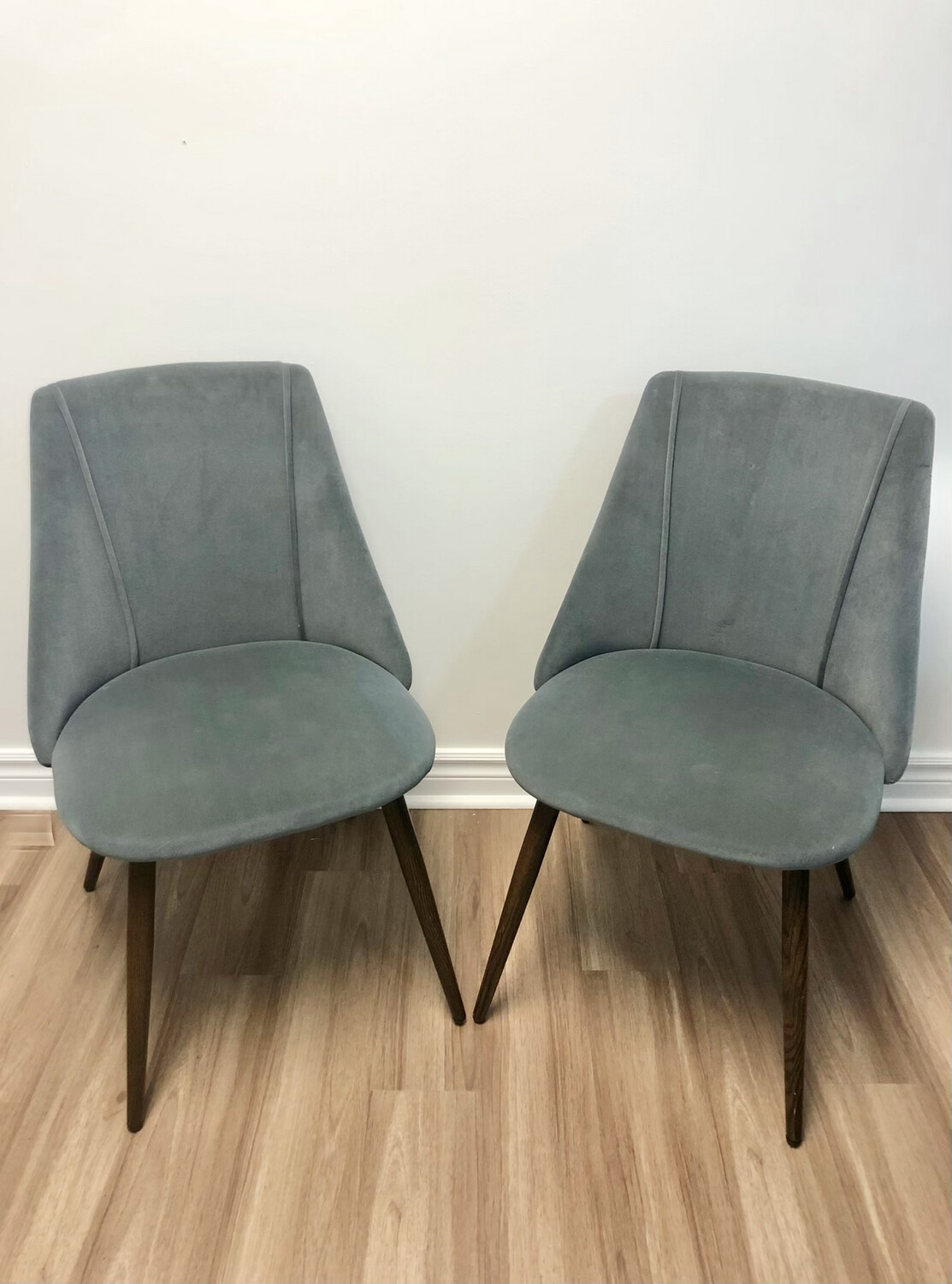 Soft Grey Modern Chair w/ Line Detail - Set Of 4