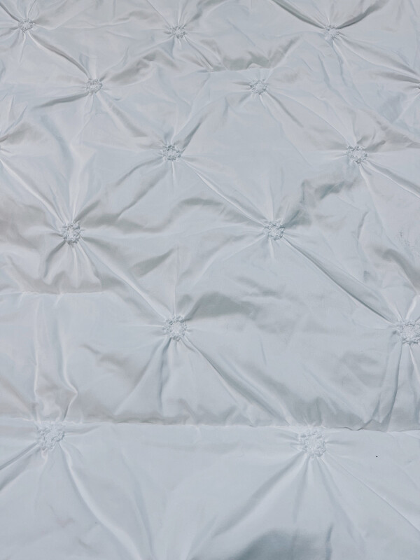 Queen Bedding - Bright White Patterned Comforter w/ 2 Plain White Cases