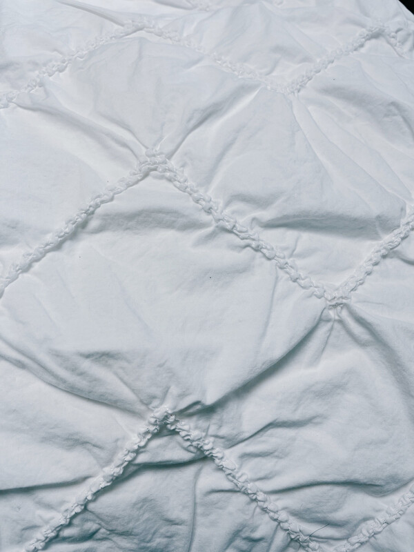 Queen Bedding - Bright White Diamond Patterned Duvet w/ 2 Cases