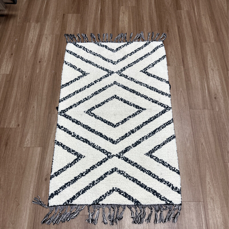 White & Dark Blue Patterned Rug With Tassels 2X4