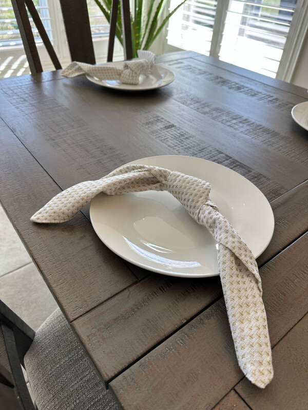White & Gold Serviette - Set Of 2