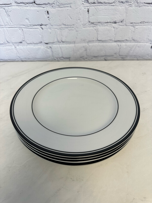 White & Black Dinner Plate - Set Of 2