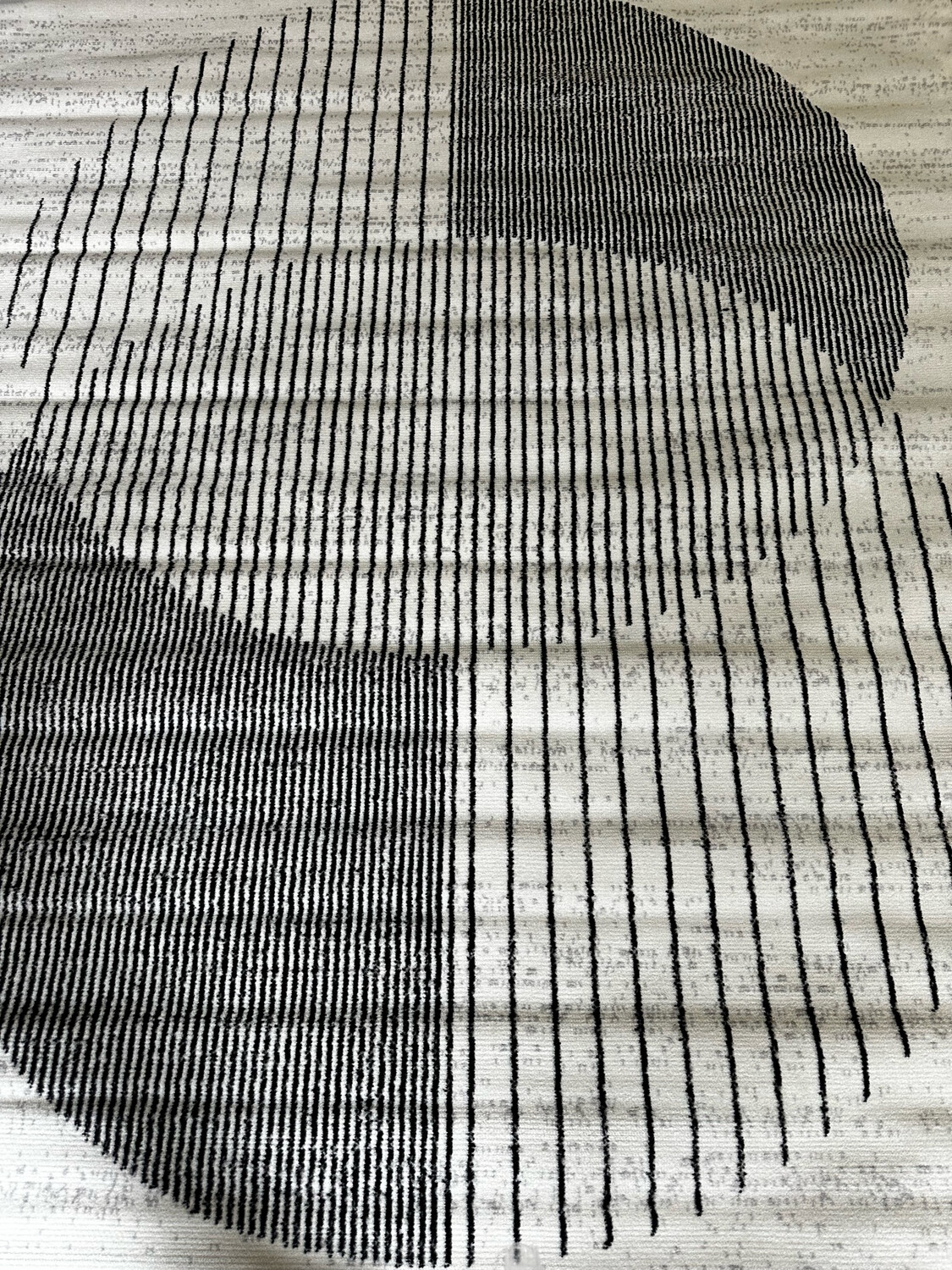 White & Black Patterned Rug 7x9
