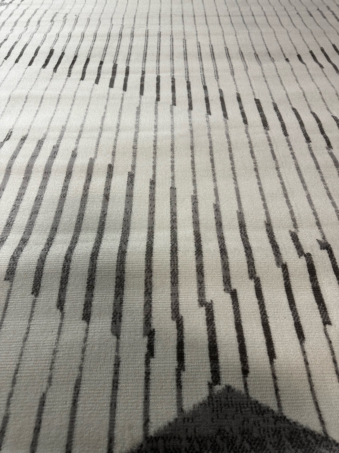 White & Grey Patterned Rug 7x9