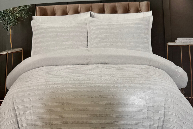 King Bedding - White Cotton Tufted Comforter w/ 2 Cases