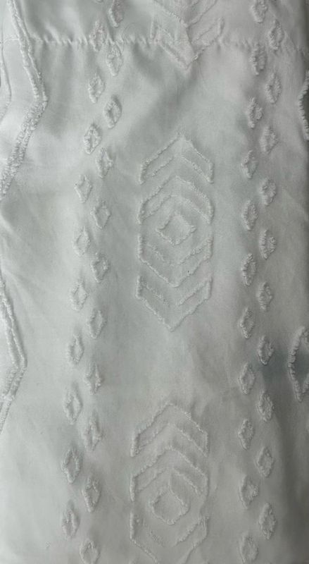 Queen Bedding - White Patterned Comforter w/ 2 Cases