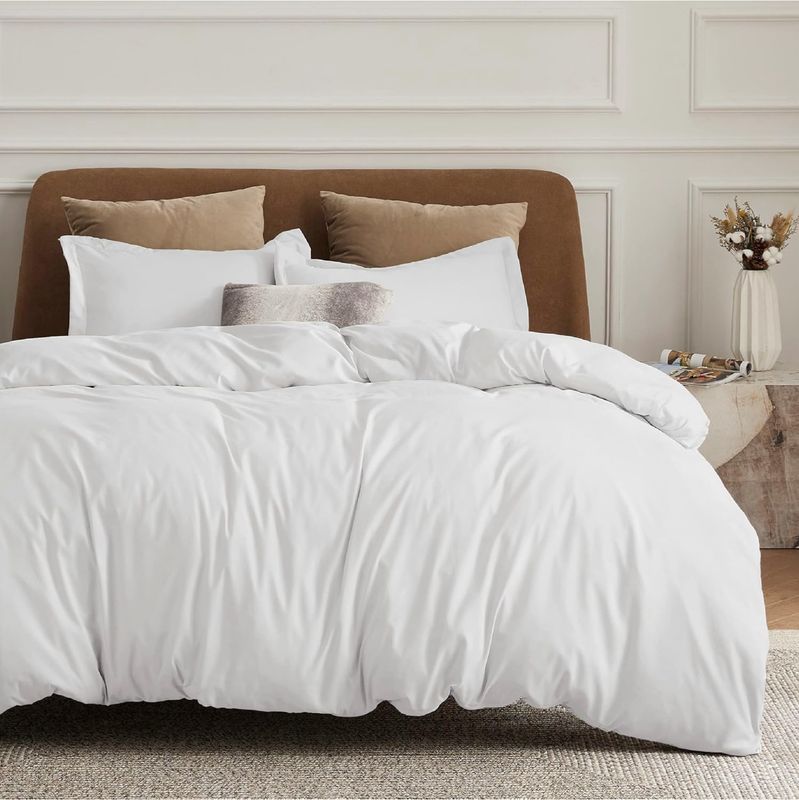 Queen Bedding - Plain White Duvet w/ 2 Cases